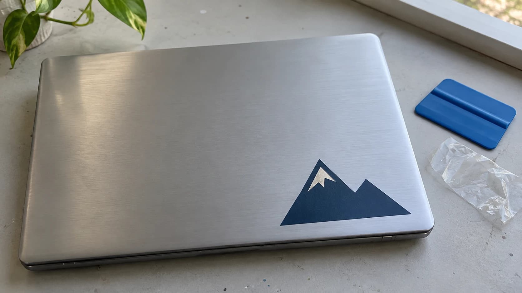 How to Make Custom Vinyl Decals and Stickers